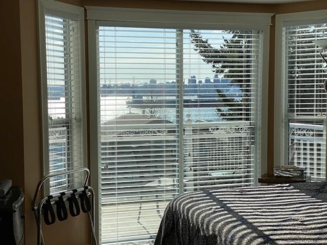 شمال فانكوفر Ocean Breeze Executive Bed And Breakfast المظهر الخارجي الصورة