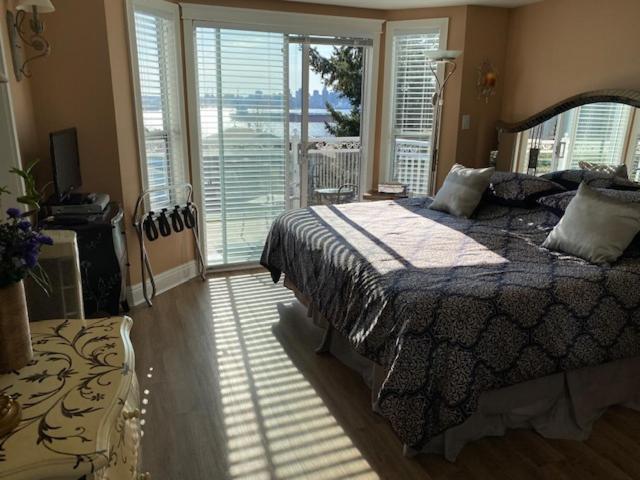 شمال فانكوفر Ocean Breeze Executive Bed And Breakfast المظهر الخارجي الصورة
